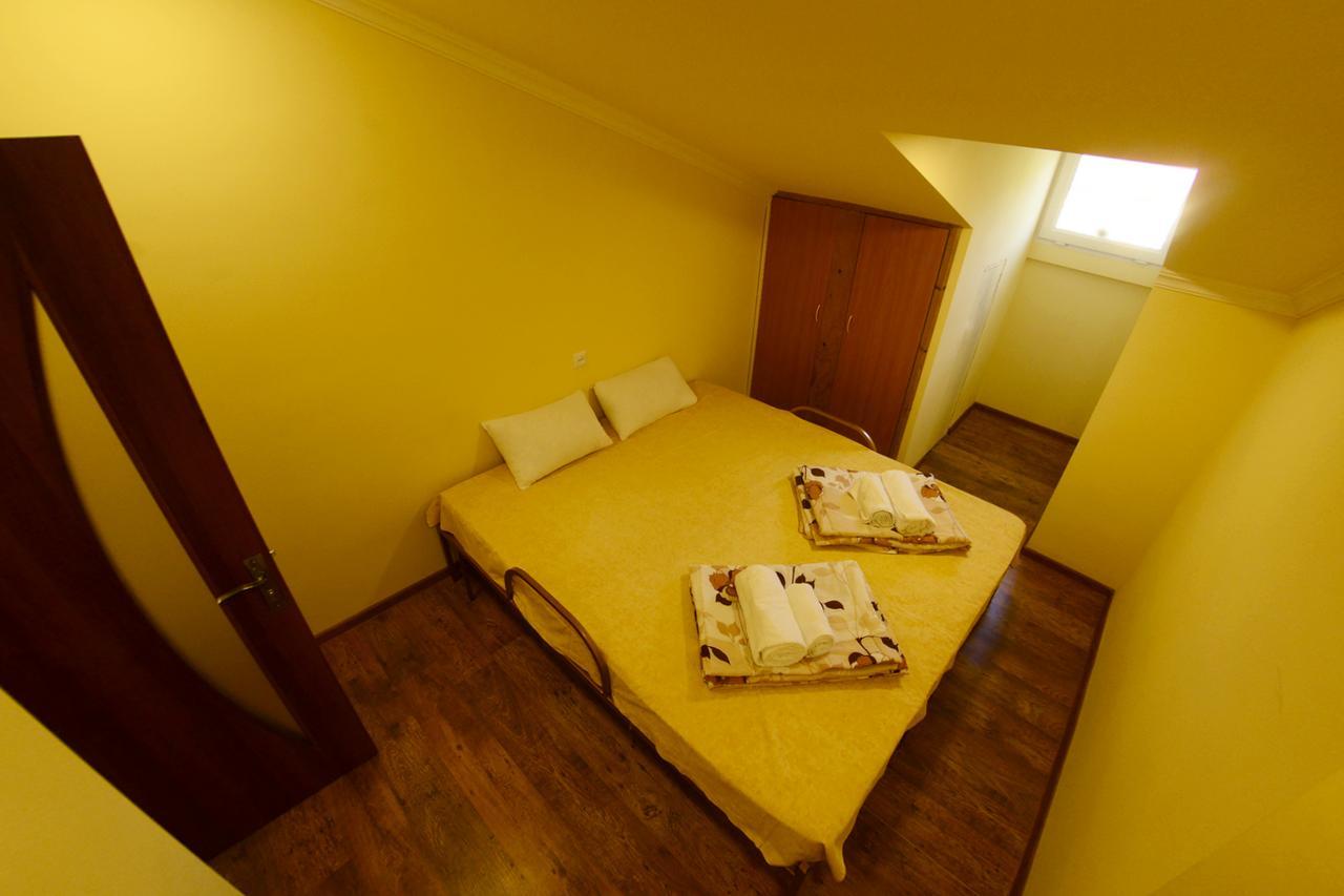 Your Hostel Jerevan Eksteriør billede
