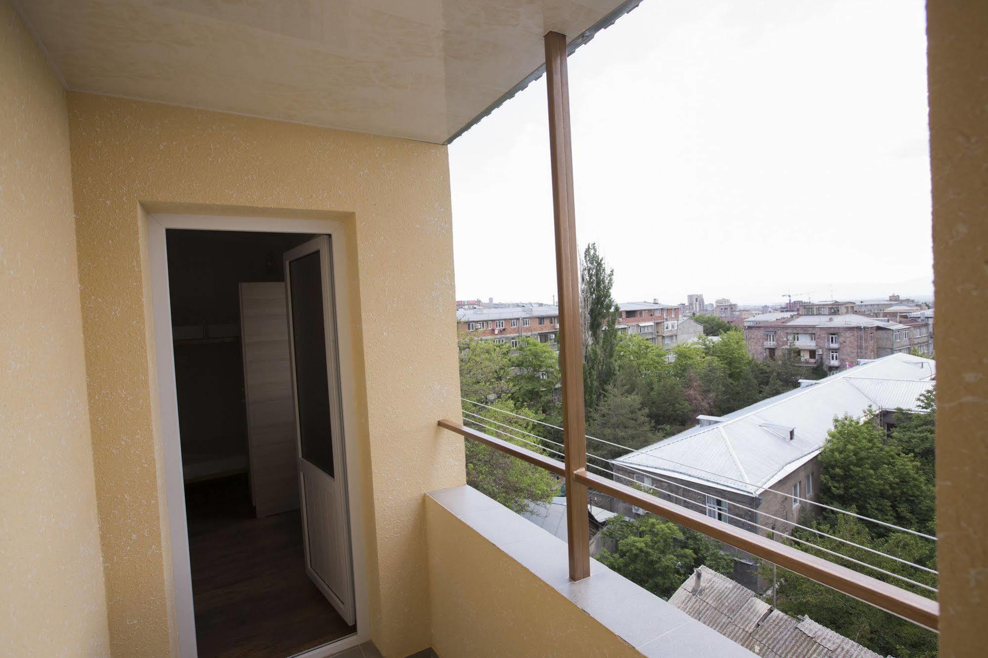 Your Hostel Jerevan Eksteriør billede